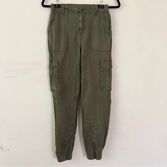 American Eagle Outfitters Pants - Green Stretchy American Eagle Cargo Pants💚